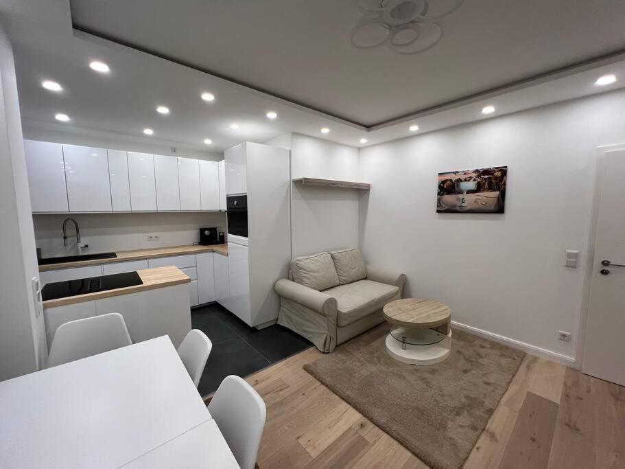 Lovely Flat Relax Near City Center Nuremberga Exterior foto